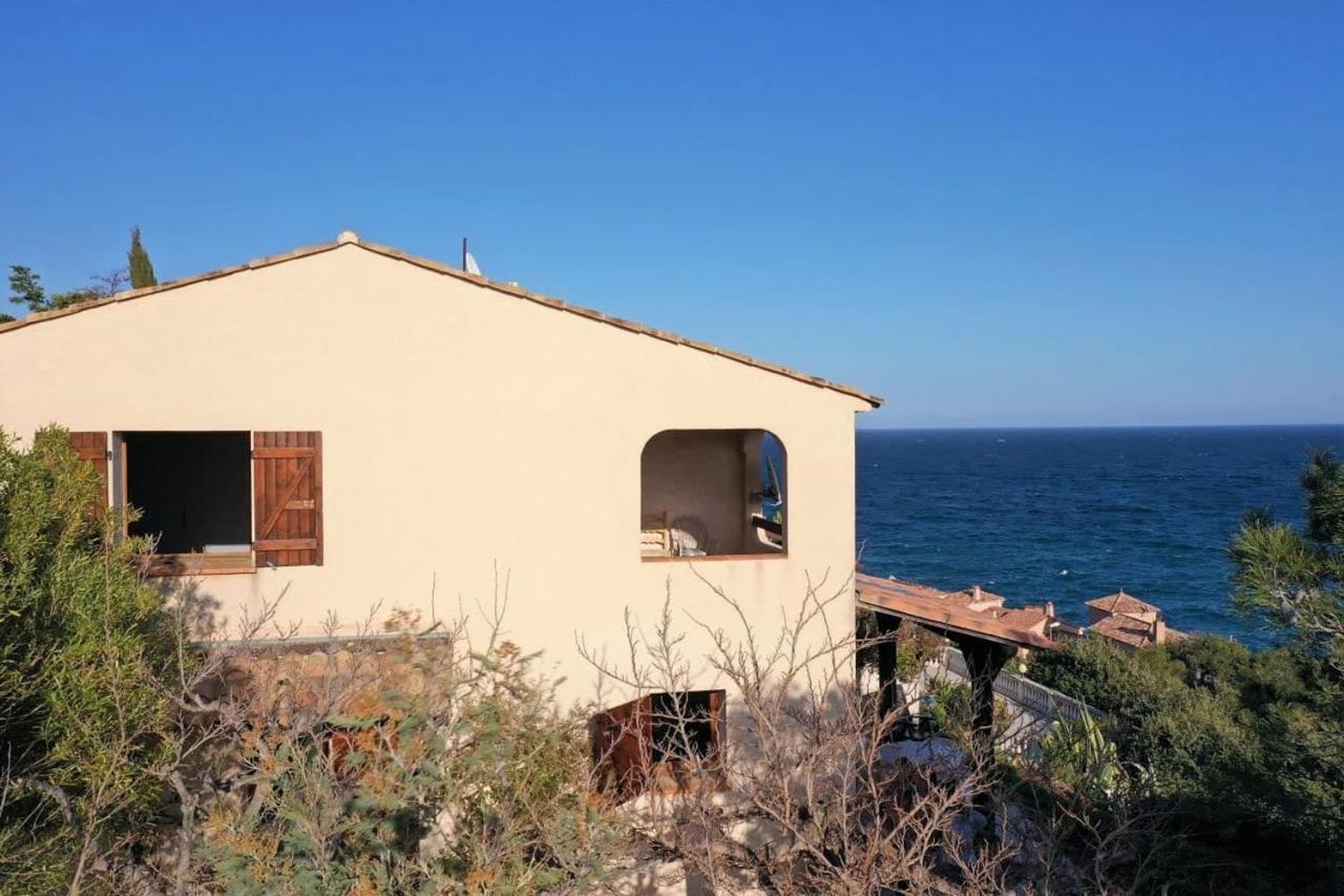 Villa Waterfront House With Sea View à Saint-Raphaël Extérieur photo